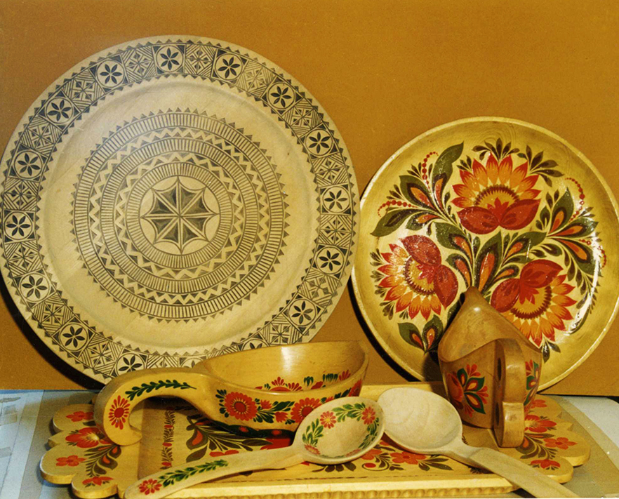 Декоративні вироби. 1980-85. Дерево, різьблення, розпис